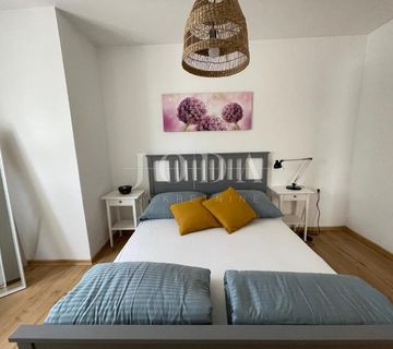 Dva stana na predivnoj lokaciji - cover