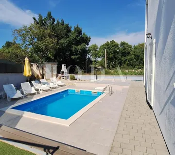 Apartman s bazenom na mirnoj lokaciji blizu Malinske - cover