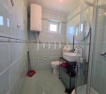 Predivan stan sa panoramskim pogledom u zgradi sa liftom - cover