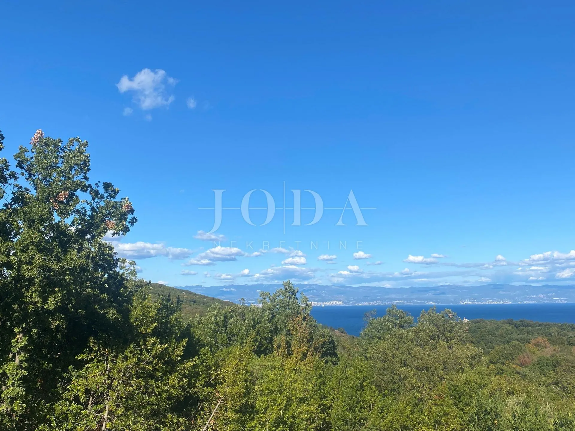 Investicijsko zemljište s otvorenim pogledom na more - cover
