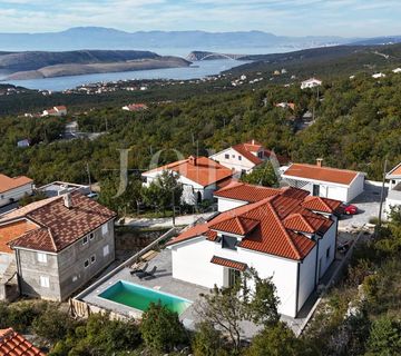 Jadranovo kuća sa bazenom - cover