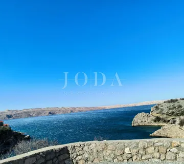 Karlobag stan sa bazenom i parkingom - cover