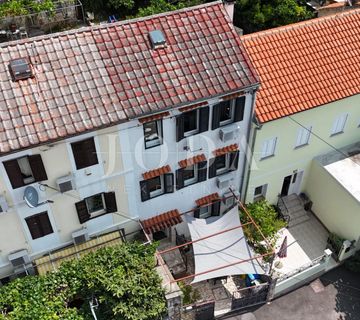 Crikvenica, kuća u nizu na odličnoj lokaciji - cover