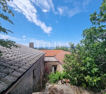Grižane, starina s pogledom na more! - cover