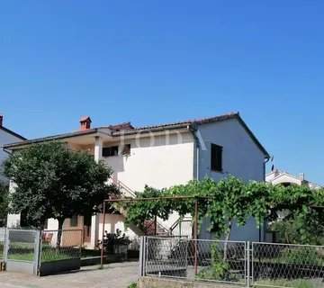 Obiteljska kuća sa dva stana 3km od mora,POREČ okolica - cover