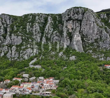 Kamena kuća s pogledom na more + dodatna parcela 1400 m² | Baretići, Grižane - cover