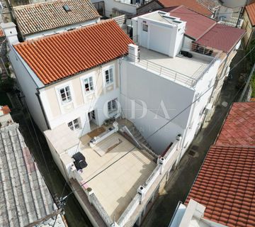 Selce, kuća u centru sa garažom - cover