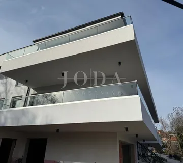 Čavle - Prostrani penthouse u novogradnji - cover