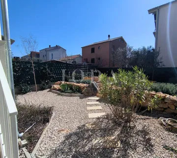 Zadar, trosobni stan sa vrtom i garažom - cover