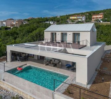 Jedinstvena vila s bazenom  - cover