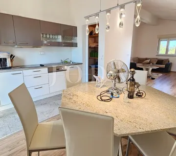 Jadranovo trosobni stan s pogledom na more - cover