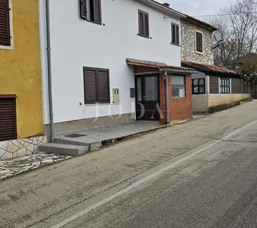 PRILIKA!!SNIŽENO!!Kuća u nizu,Brtonigla - cover