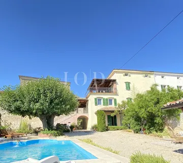 VIŠNJAN,okolica Prekrasno imanje sa bazenom - cover