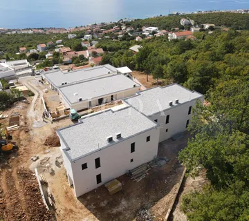 MODERNA VILA S INFINITY BAZENOM - cover