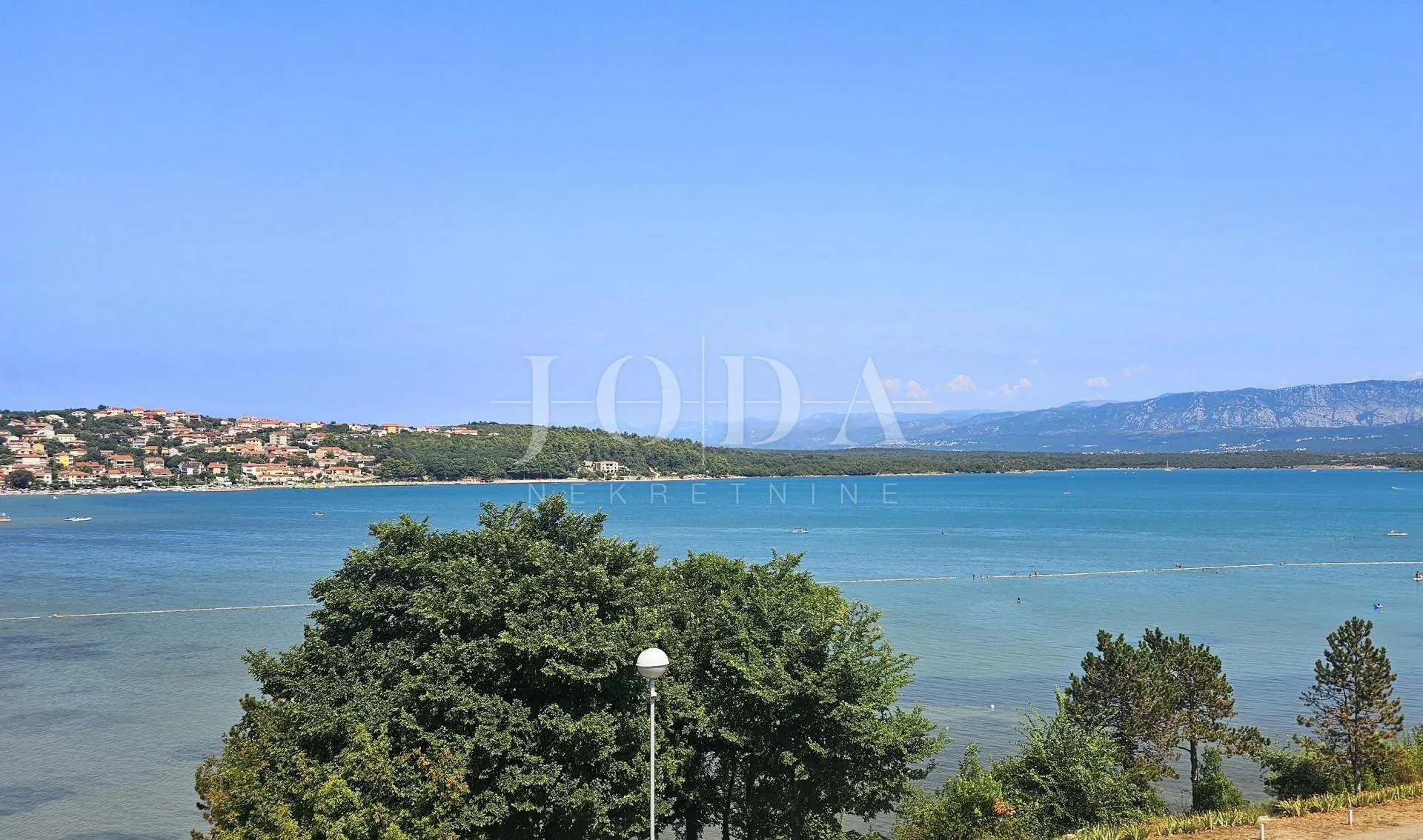 Otok Krk - kuća prvi red do mora - cover