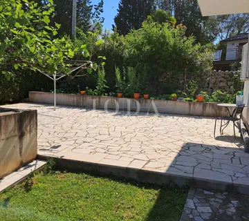 Predivna kuća s više stambenih jedinica i pogledom na more, otok Krk - cover