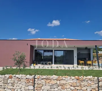 Lijepa prizemnica sa bazenom,TINJAN okolica - cover