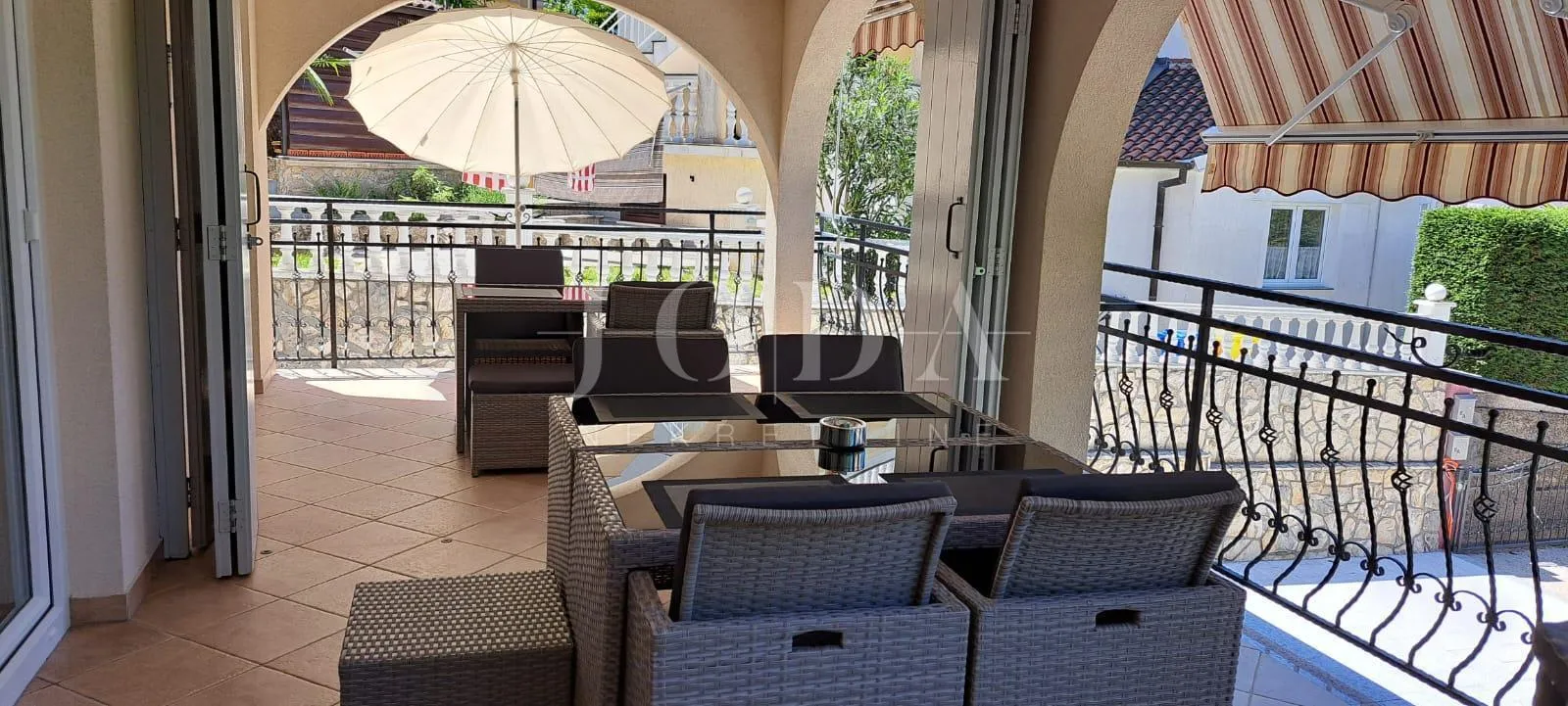 Top lokacija - dva apartmana blizu plaže! - cover