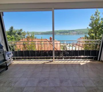 Apartman s pogledom na more 60 m od plaže - cover
