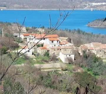 Novouređena kuća iznad jezera Butoniga - cover