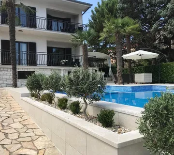 Prekrasna samostojeća kuća s bazenom, Malinska - otok Krk - cover