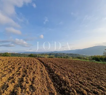 Atraktivno zemljište na mirnoj lokaciji - cover