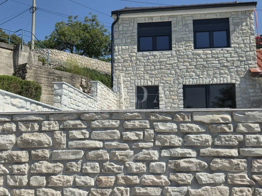 BRIBIR, kamena kuća sa pogledom na more - cover