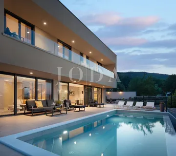 Luksuzna vila s očaravajućim pogledom na more  - cover