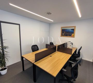 Poslovni prostor u centru za najam, 96m2 - cover