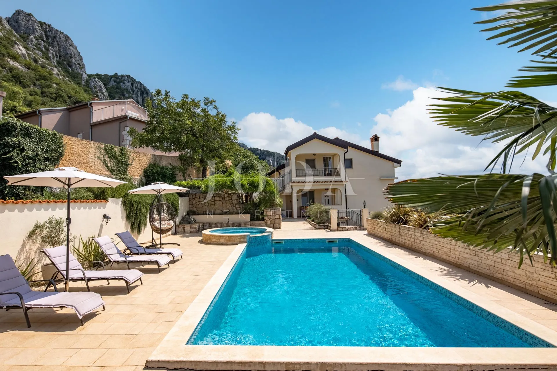 Bribir kuća za odmor s bazenom - cover