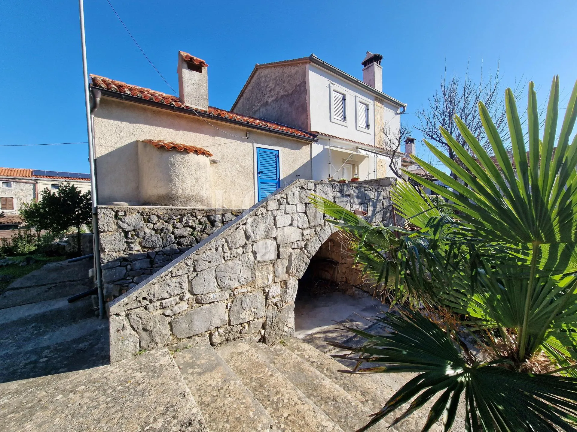 Otok Krk, kamena kuća u nizu - cover