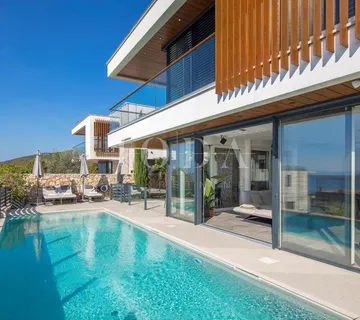 Crikvenica moderna obiteljska kuća - cover