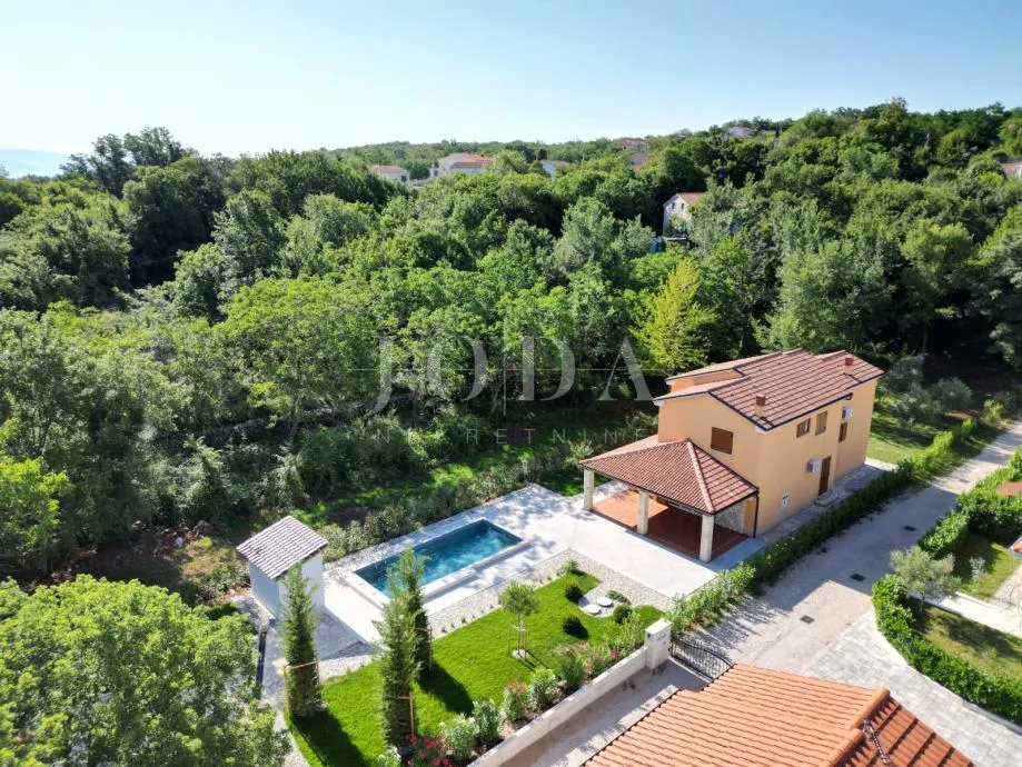 Kuća za odmor s bazenom - cover