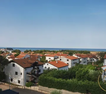 Trosoban stan na dobroj lokaciji sa prekrasnim pogledom na more - cover