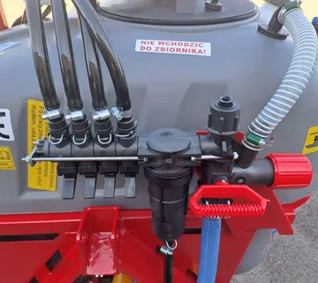 TRAKTORSKA PRSKALICA 300 LITARA - cover