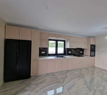 Retro kuhinja lakirani medijapan mat sa ukladama - cover