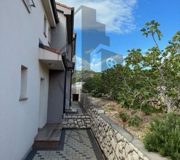 Kuća: Rab, Barbat, 93m2+6 parking mjesta+ spremište+ terasa+ vrt - cover