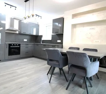 Stan Prodaja Poreč 80.27 m2 (prodaja) - cover