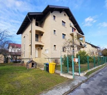 Gornji Bukovac, Jazbina, zgrada sa 3 stana, NKP 505m2 - cover