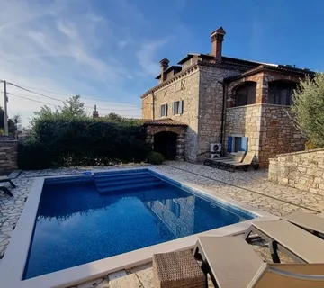 POREČ-KAMENA KUĆA SA BAZENOM I WELLNESOM (prodaja) - cover