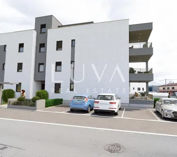 Zagreb, Gornji stupnik, stan s dvije spavaće sobe na prvom katu - cover