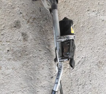 RENAULT MEGANE 3 2013 POLUGE BRISAČA SA MOTOROM - cover