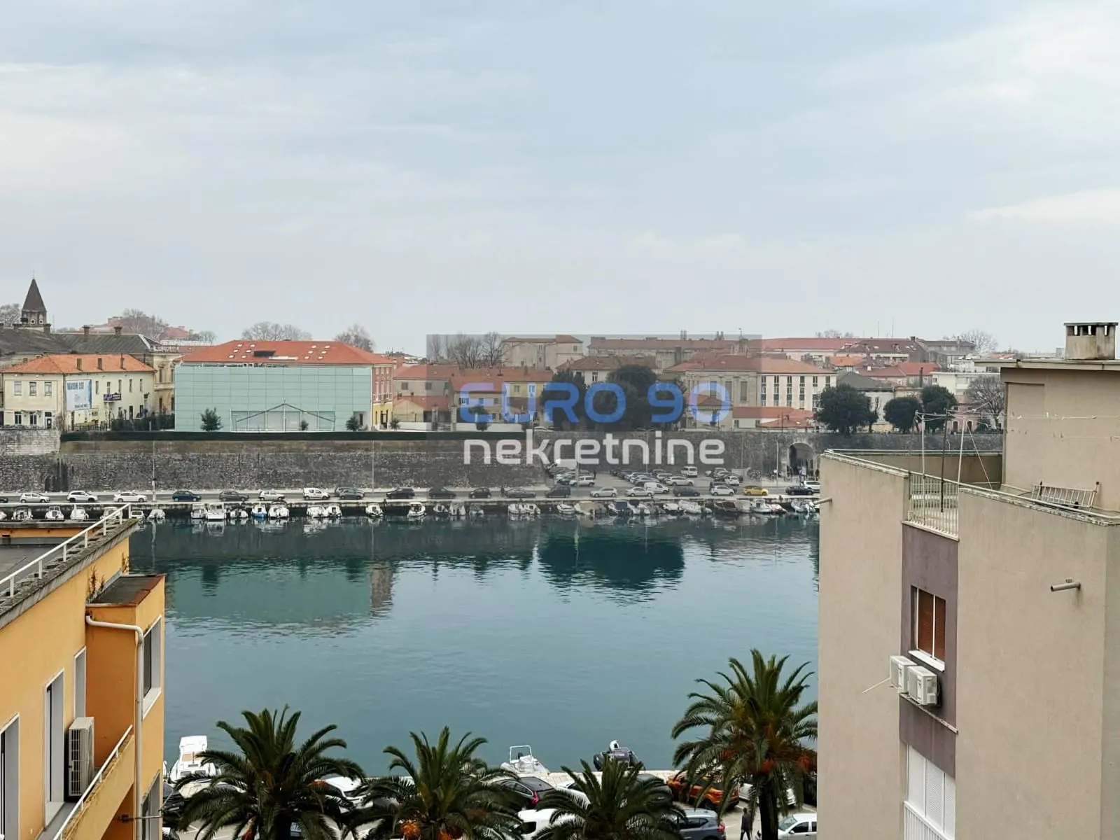 ZADAR/BRANIMIROVA OBALA-RENOVIRAN DVOSOBAN STAN S LIFTOM,60M2,LOKACIJA - cover
