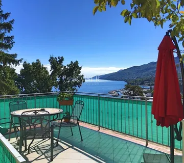 Opatija,jednosobni stan s terasom i veličanstvenim pogledom na more