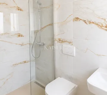 Otok Krk, Malinska - Duplex kuća sa podrumom u blizini mora - Bogovići, Malinska-Dubašnica