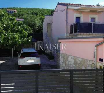 Crikvenica, Dramalj - kuća sa dva stana i okućnicom - cover