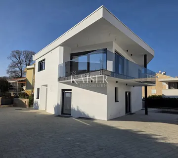 Otok Krk, Malinska - Luksuzna dvojna kuća sa privatnim bazenom 177 m2 - Malinska, Malinska-Dubašnica