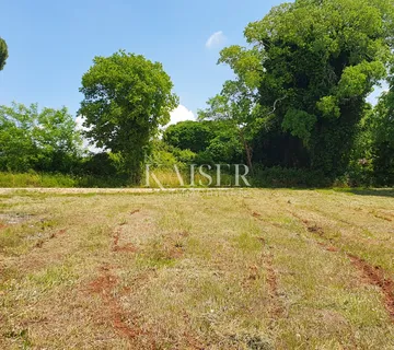 Istra - Kaštelir, građevinsko zemljište sa komunalijama 1550m2 - cover