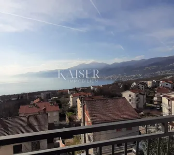 Rijeka - Moderna kuća sa etažiranim stanovima i pogledom na more