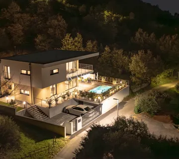 Opatija, Mošćenička Draga – Potpuno nova luksuzna vila s bazenom 800 m od mora - cover